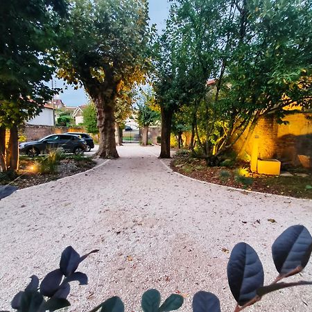 Mâcon Chez Emma Et Louise - Maison Individuelle Avec Stationnement Gratuit מראה חיצוני תמונה