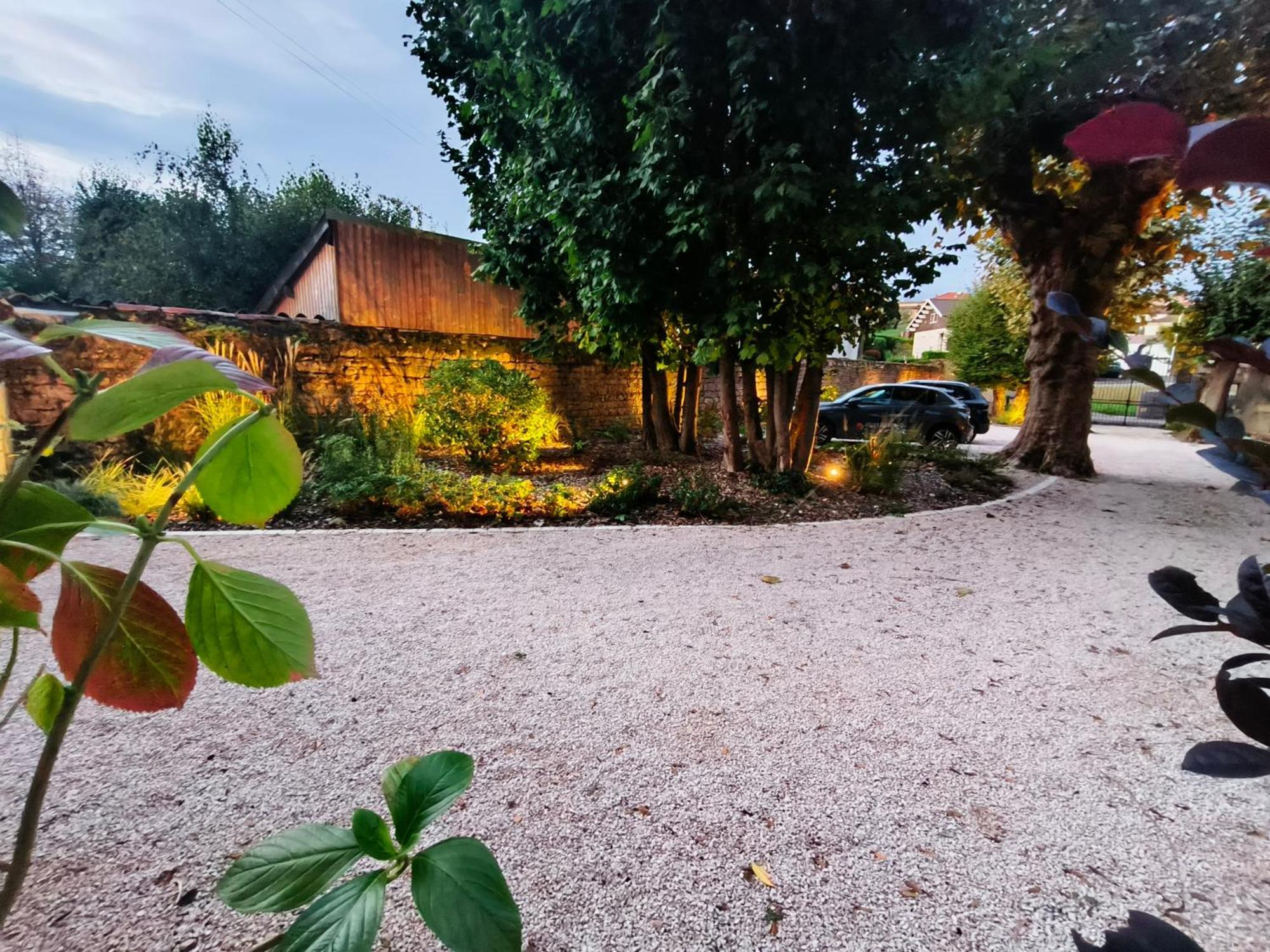 Mâcon Chez Emma Et Louise - Maison Individuelle Avec Stationnement Gratuit מראה חיצוני תמונה